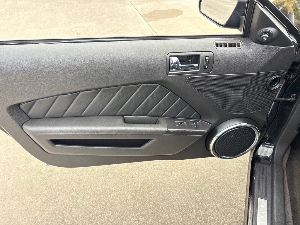 Used 2013 Ford Mustang Premium RWD image 15