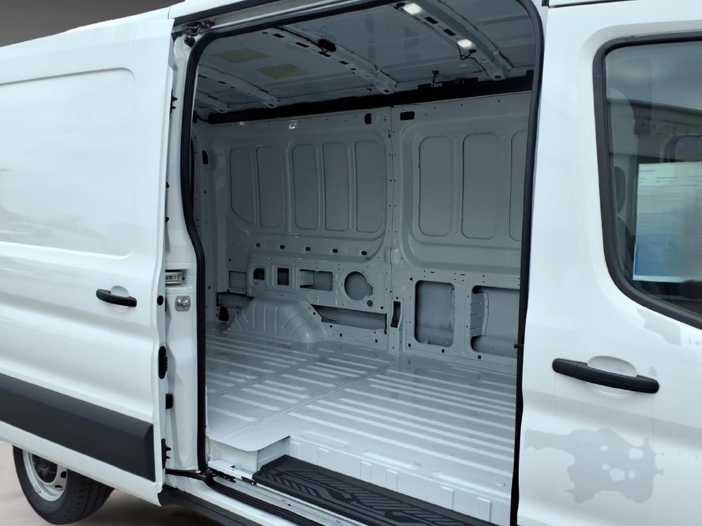New 2026 Ford Transit 250 148 Medium Roof RWD image 10