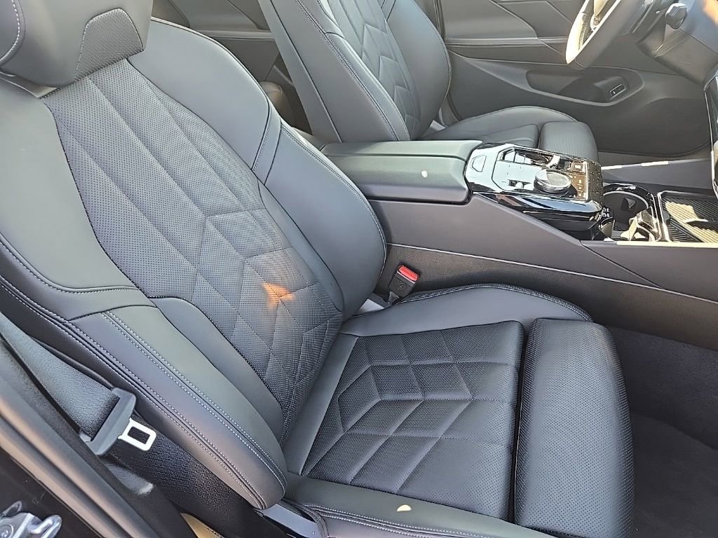 Used 2024 BMW 530i xDrive w/ Premium Package image 16