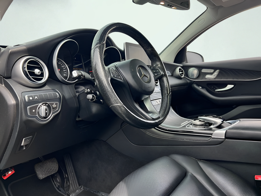 Used 2017 Mercedes-Benz GLC 300 4MATIC Coupe image 11