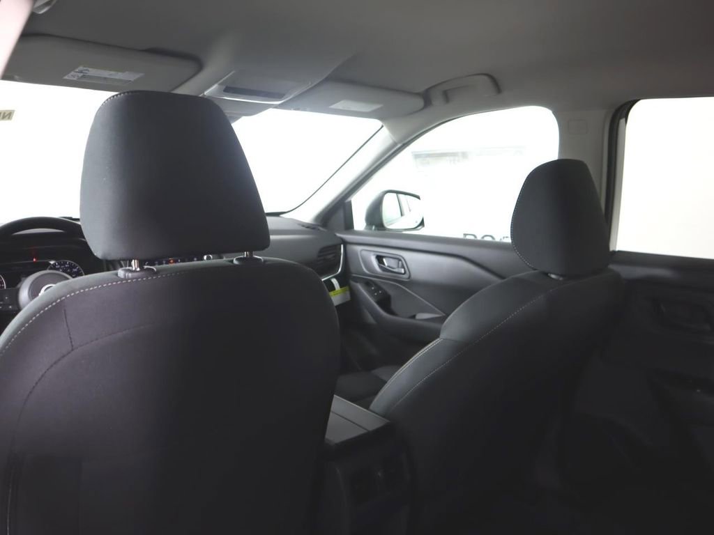 Certified 2025 Nissan Rogue S image 25