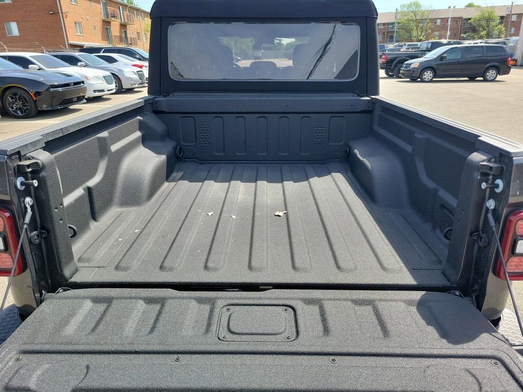 Used 2024 Jeep Gladiator Sport AWD/4WD image 7