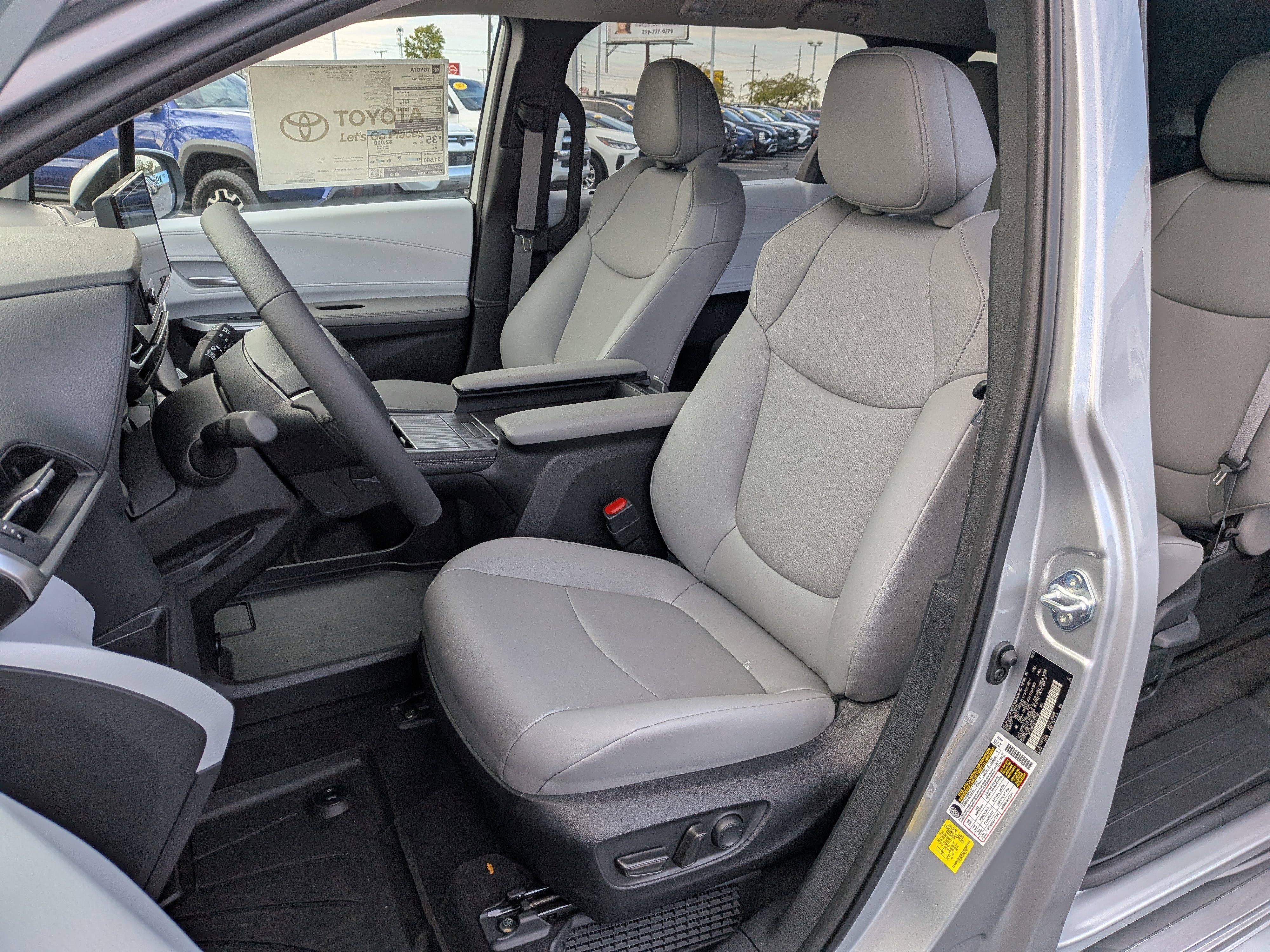 New 2025 Toyota Sienna XLE w/ XLE Plus Package image 9