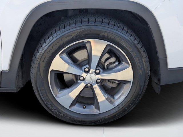 Used 2019 Jeep Cherokee Limited image 9