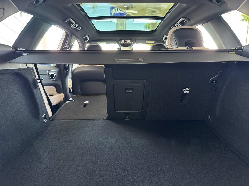 New 2026 Volvo XC60 B5 Core w/ Climate Package PRO AWD/4WD image 14