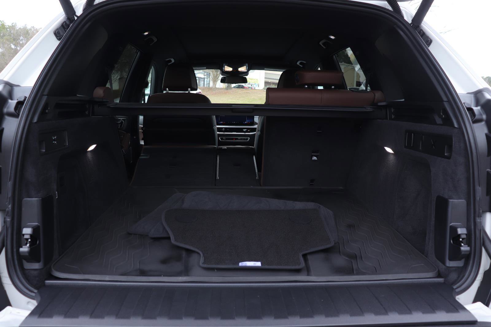 Used 2024 BMW X5 M60i image 17