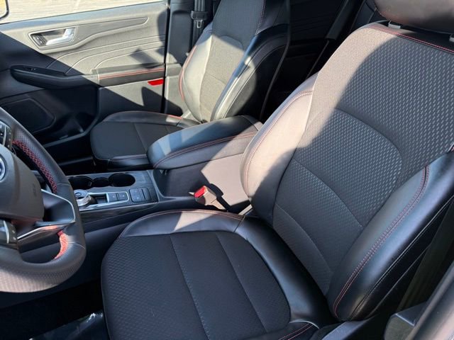 Used 2025 Ford Escape ST-Line image 15