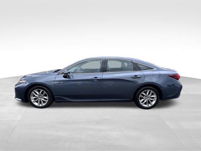 Used 2019 Toyota Avalon XLE w/ Moonroof Package FWD image 3