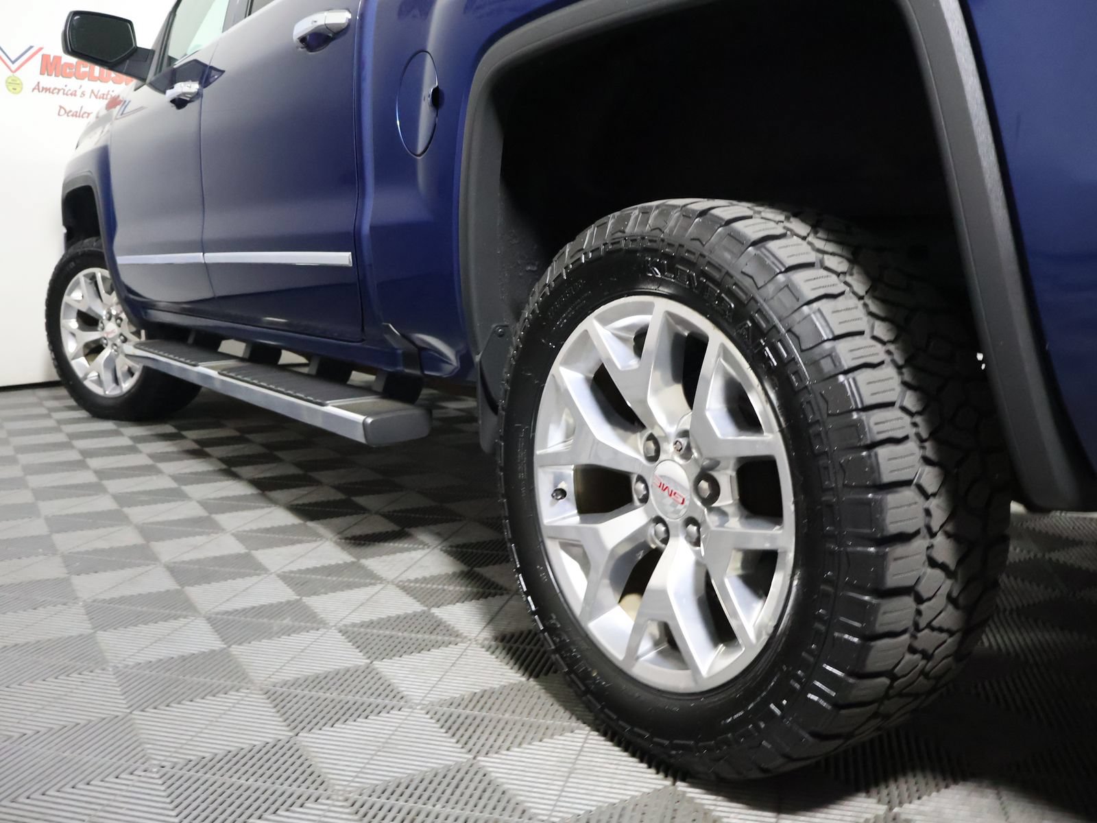 Used 2018 GMC Sierra 1500 SLT AWD/4WD image 11