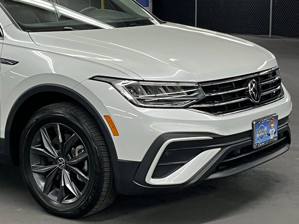 Used 2023 Volkswagen Tiguan SE w/ Panoramic Sunroof Package AWD/4WD image 41