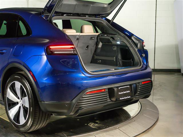 Used 2026 Porsche Macan Electric RWD image 28