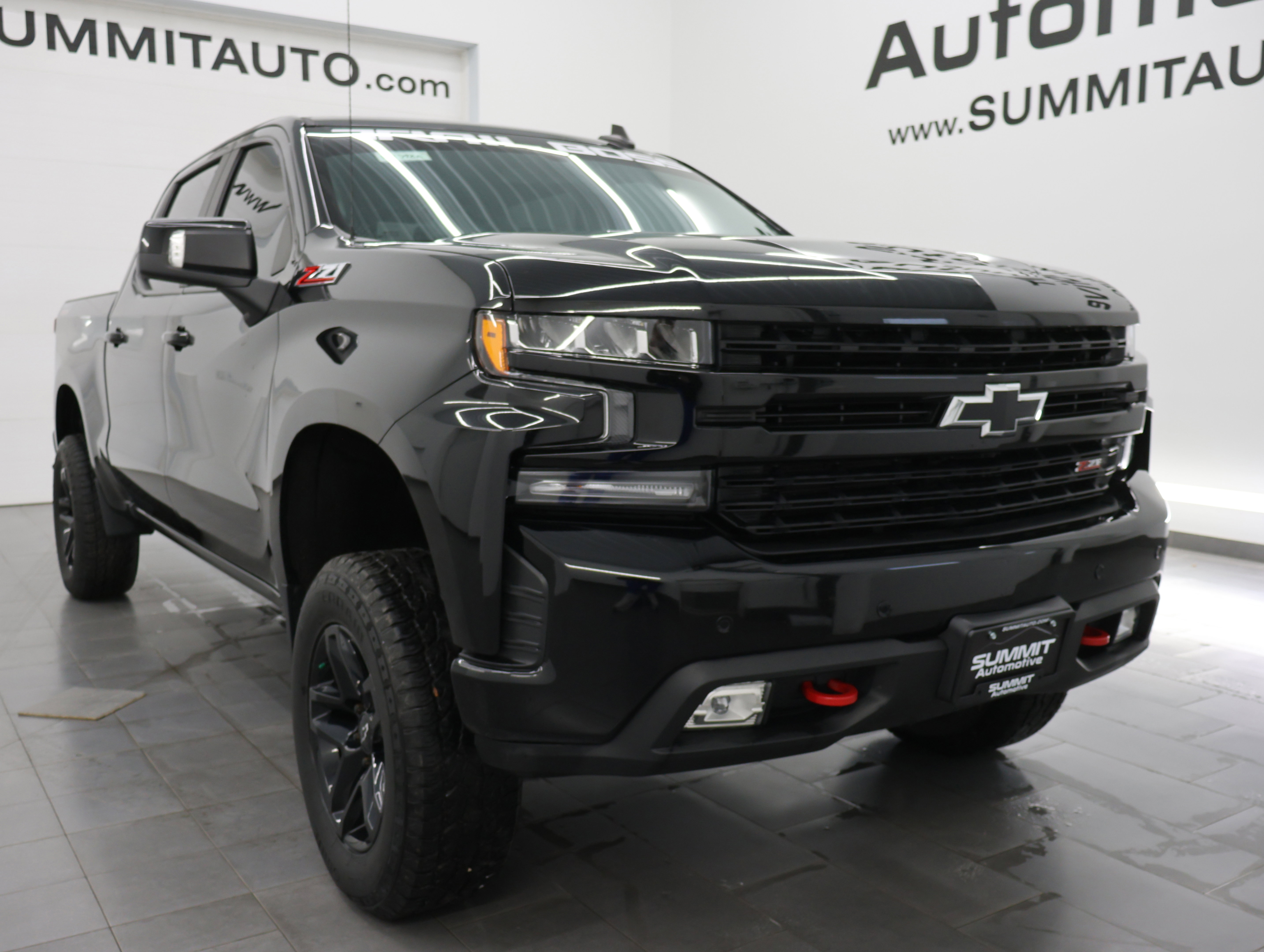 Used 2021 Chevrolet Silverado 1500 LT Trail Boss w/ Convenience Package II image 2