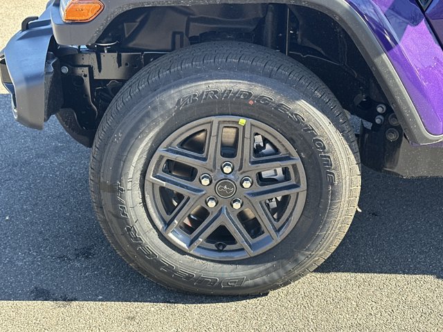 New 2026 Jeep Gladiator Sport AWD/4WD image 13