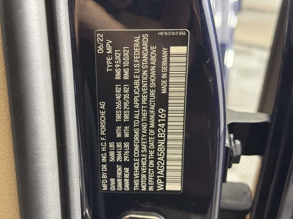 Used 2022 Porsche Macan S AWD/4WD image 16