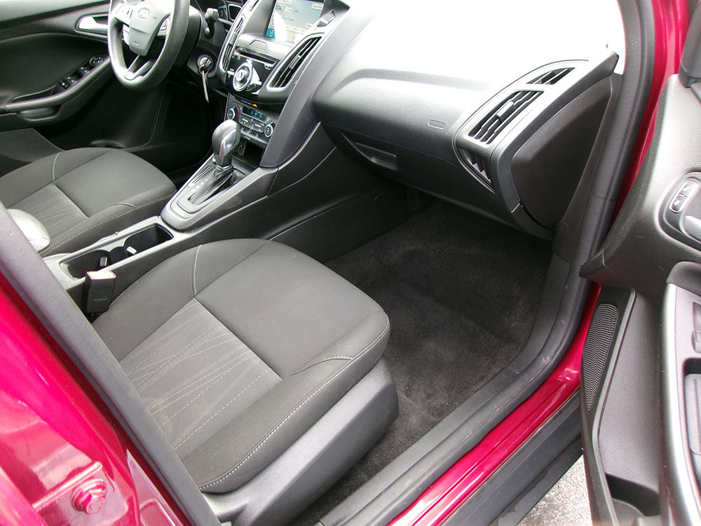 Used 2017 Ford Focus SEL image 11