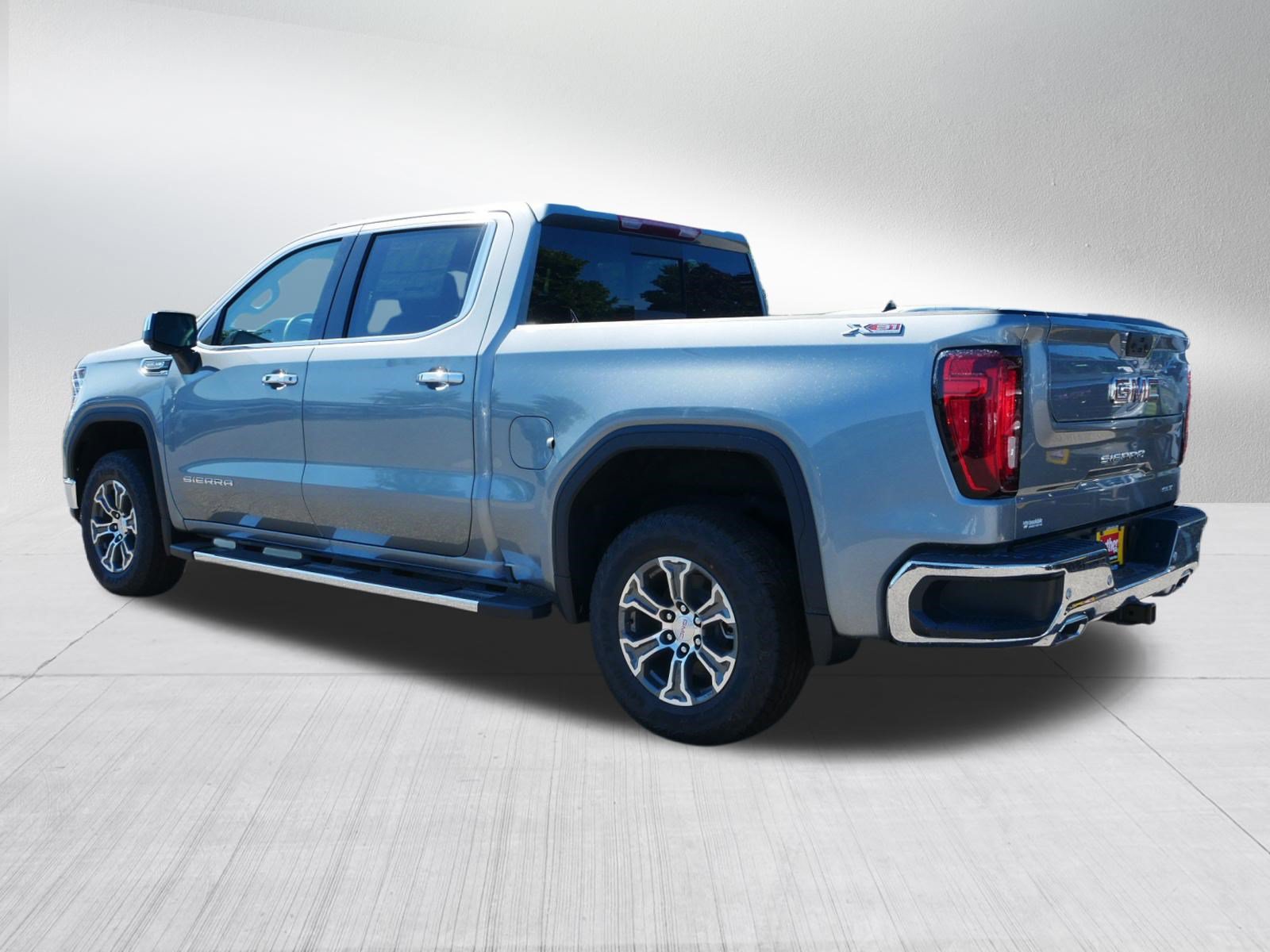 New 2026 GMC Sierra 1500 SLT w/ SLT Convenience Package AWD/4WD image 2