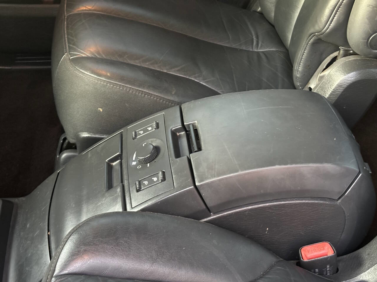 Used 2005 Chrysler Pacifica Touring w/ Comfort Convenience Group image 16