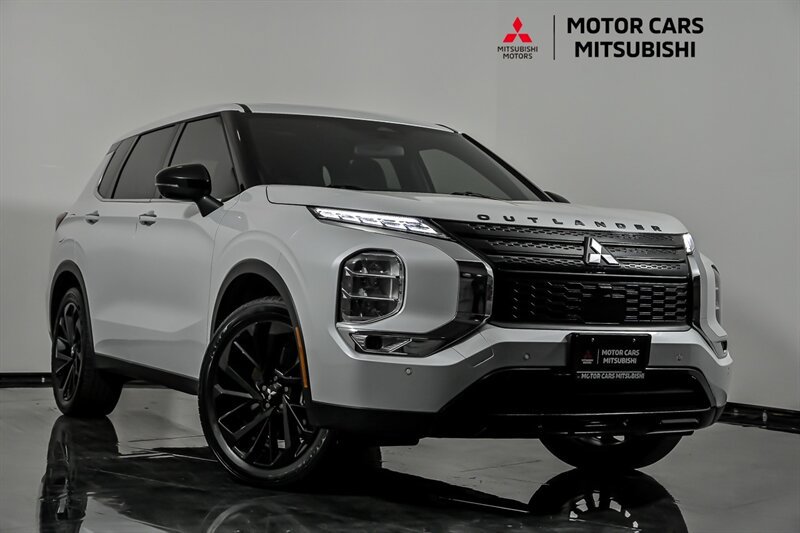 Used 2024 Mitsubishi Outlander SE Black Edition