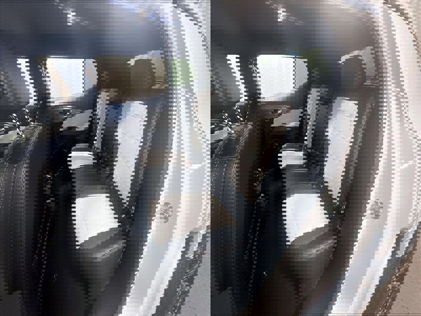 Used 2025 Chevrolet Equinox EV LT image 15