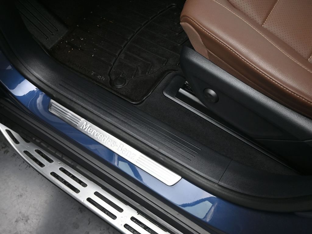 Used 2025 Mercedes-Benz GLS 450 4MATIC image 13