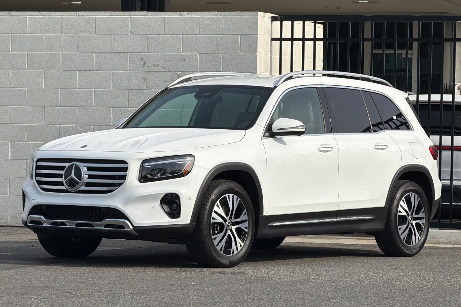 Certified 2025 Mercedes-Benz GLB 250 image 8