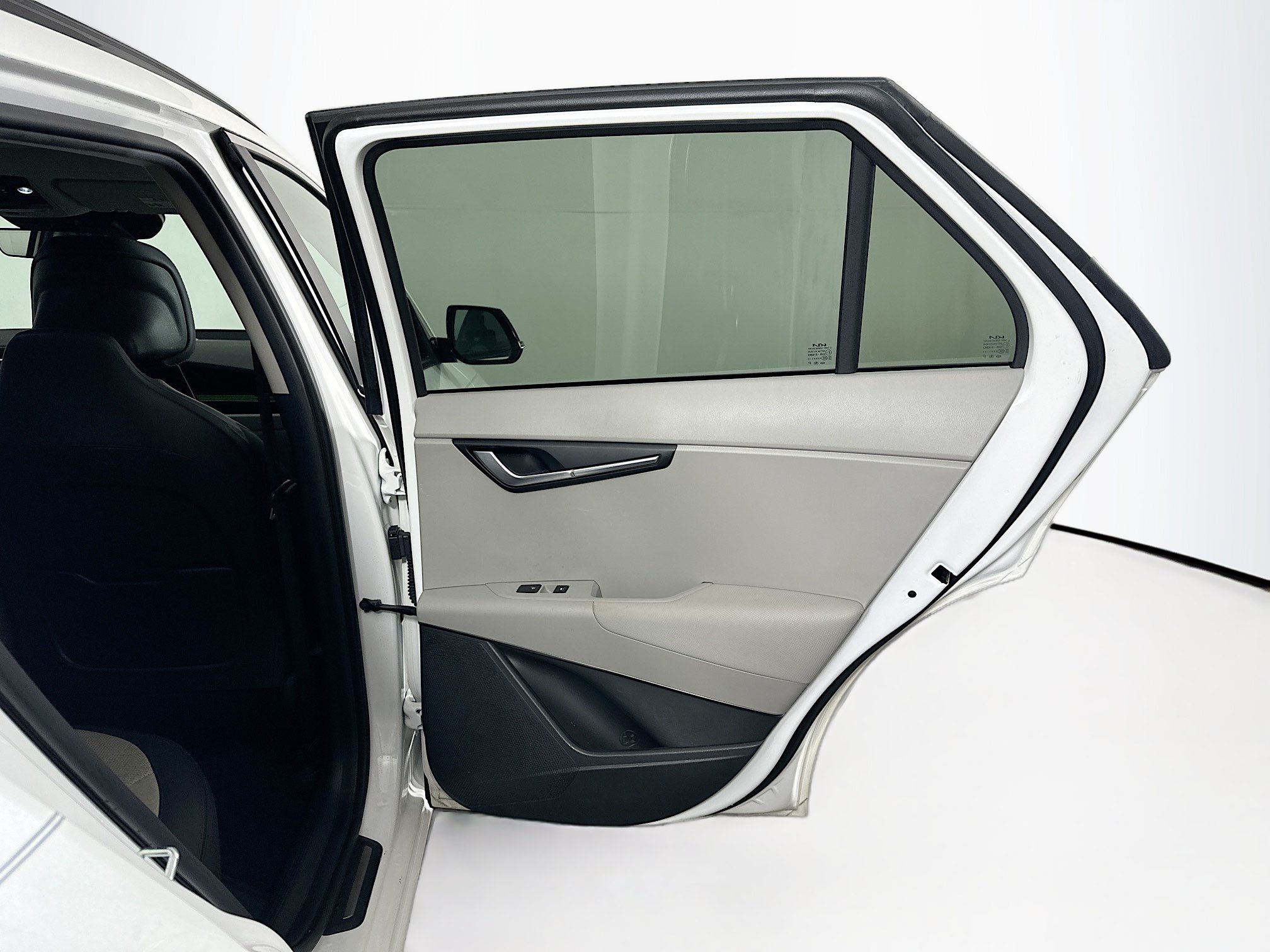 Used 2023 Kia Niro Wave w/ Wave Preserve Package FWD image 31