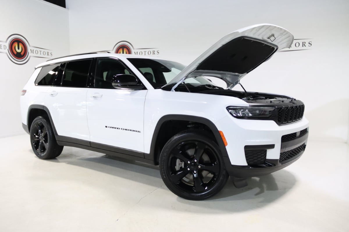 Used 2023 Jeep Grand Cherokee L Laredo AWD/4WD image 27