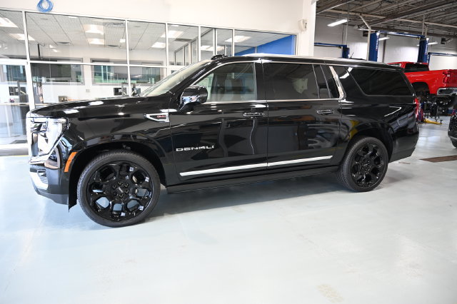 New 2026 GMC Yukon XL Denali w/ Denali Reserve Package AWD/4WD image 7