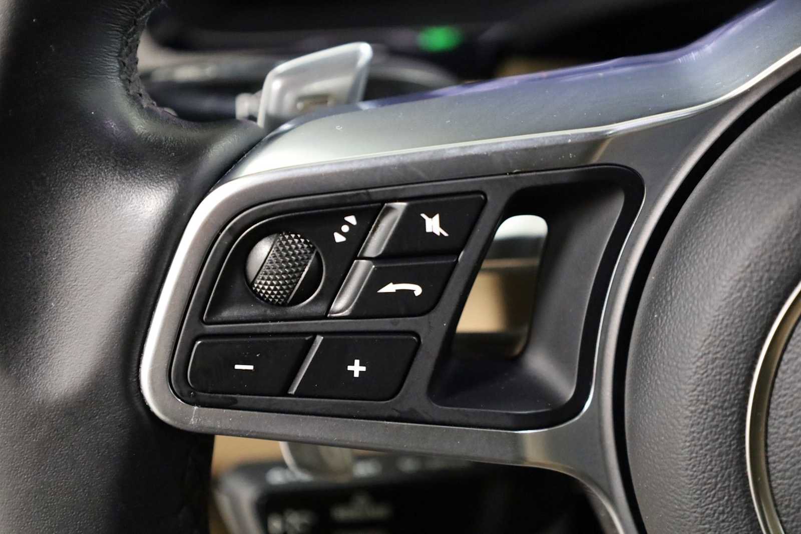 Used 2019 Porsche Cayenne image 27