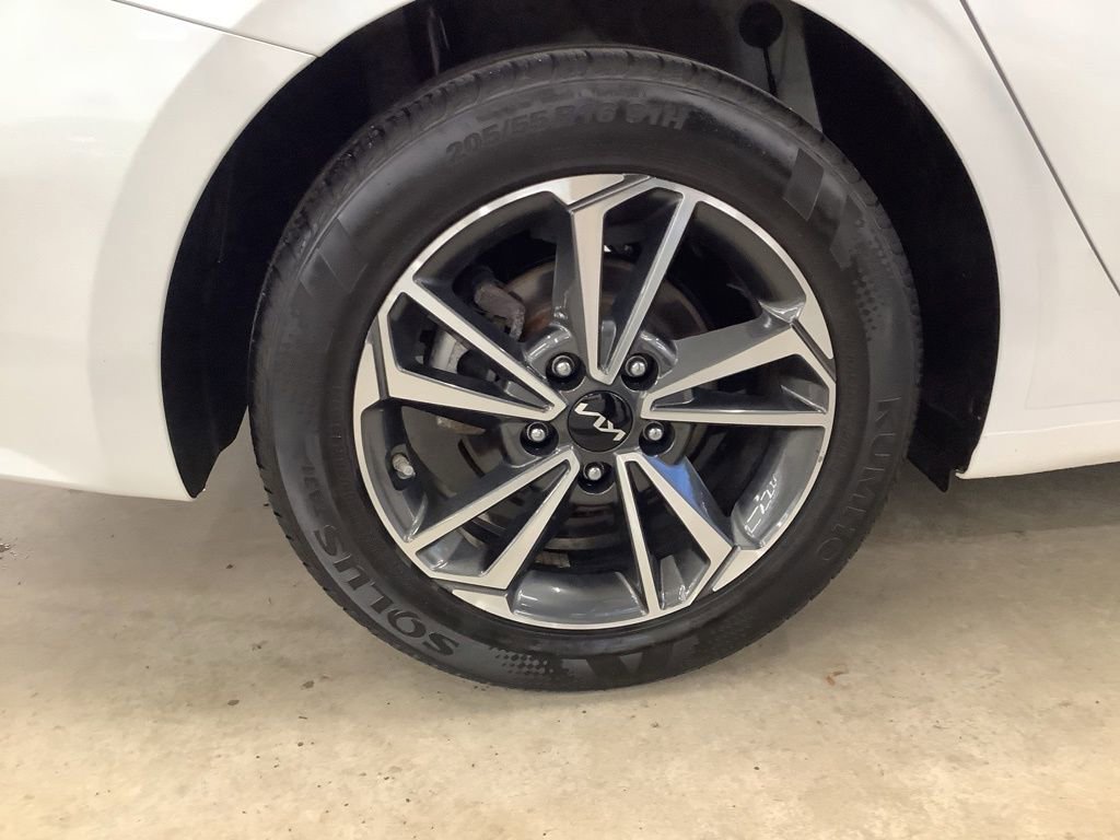 Certified 2023 Kia Forte LXS image 23