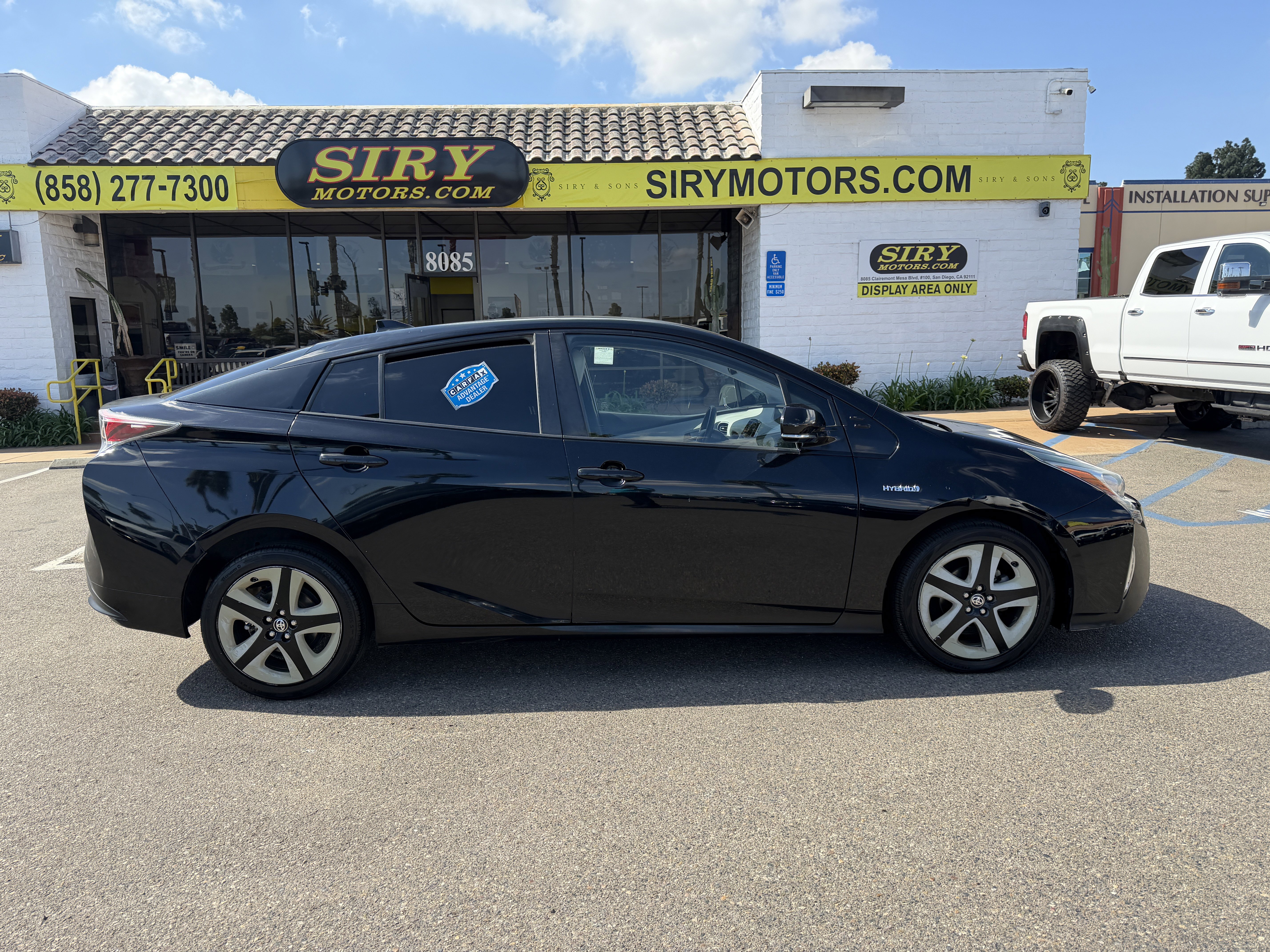 Used 2016 Toyota Prius Four Touring FWD image 2