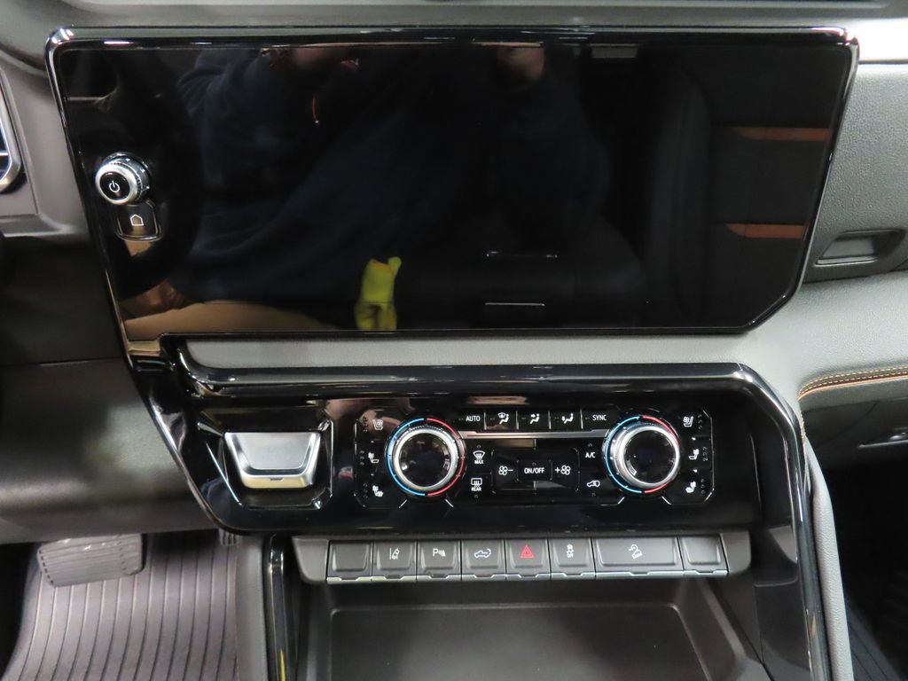 Used 2025 GMC Sierra 2500 AT4 w/ AT4 Premium Plus Package image 17