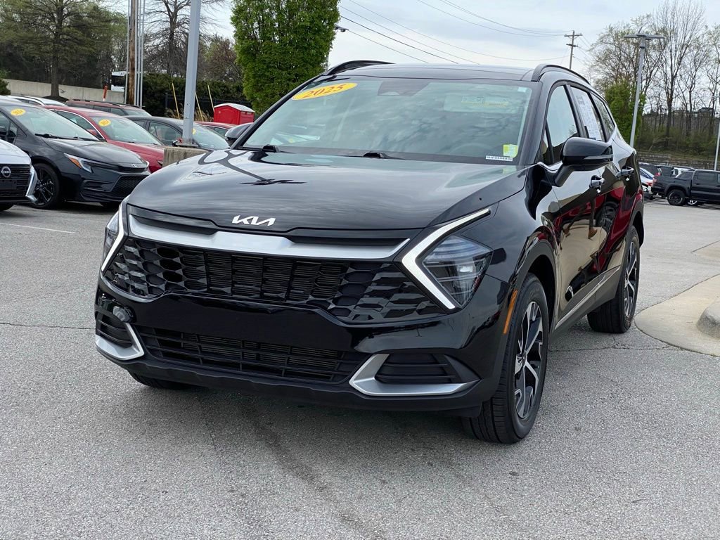 Used 2025 Kia Sportage EX w/ Premium Package image 3