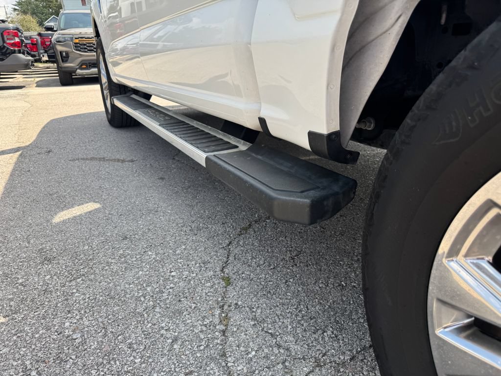 Used 2025 Ford F150 Lariat w/ Equipment Group 502A High AWD/4WD image 17
