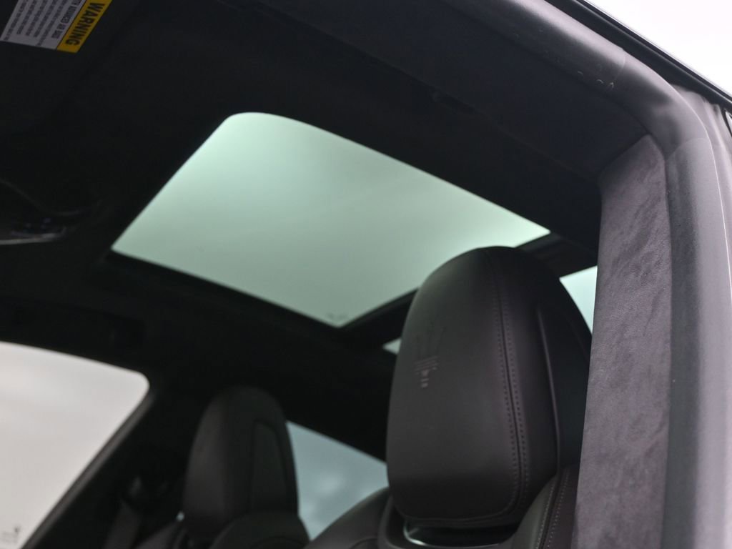 Used 2022 Maserati Levante Modena image 15