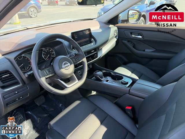 Used 2023 Nissan Rogue SV w/ SV Premium B Package image 30