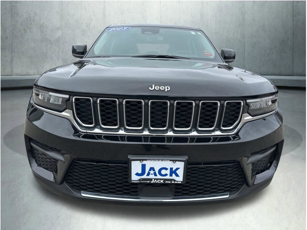 Used 2023 Jeep Grand Cherokee Laredo w/ Luxury Tech Group I image 11
