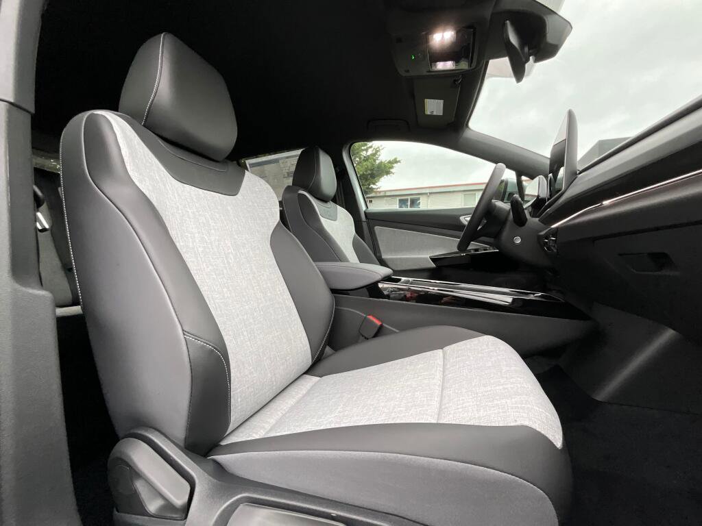 New 2026 Volkswagen ID.4 Pro image 13