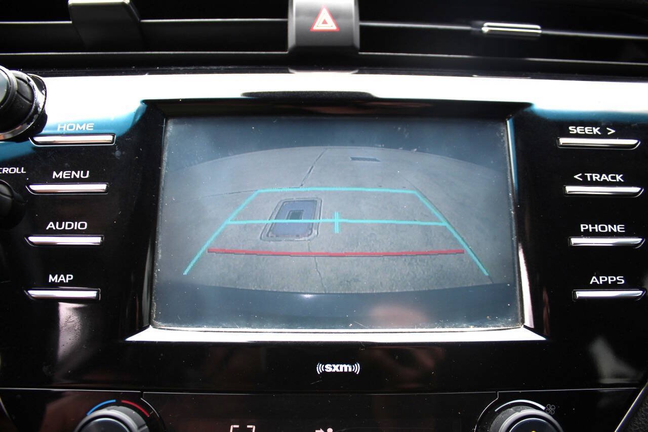 Used 2020 Toyota Camry SE FWD image 9
