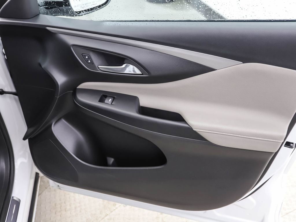 Used 2025 Buick Envista Avenir image 27