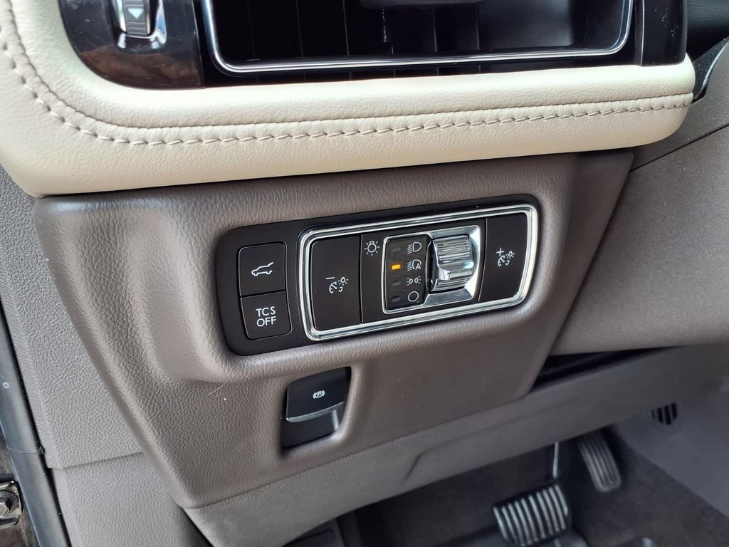 Used 2023 Lincoln Nautilus FWD w/ Premium Package image 21
