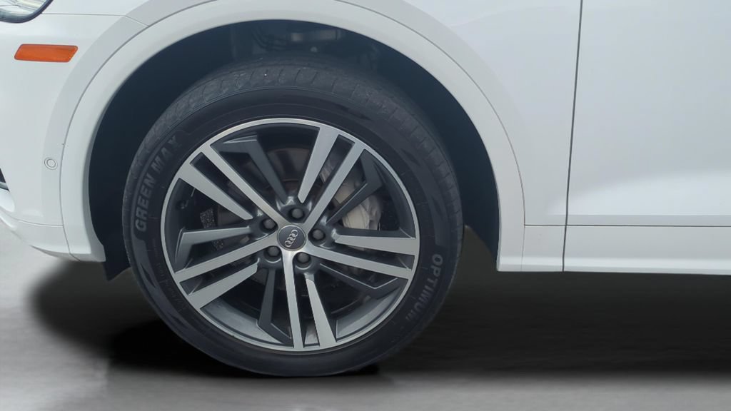 Used 2020 Audi Q5 e Prestige AWD/4WD image 26