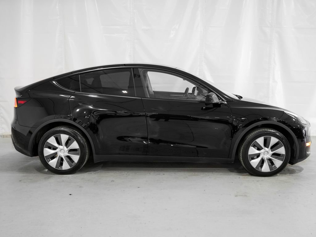 Used 2024 Tesla Model Y Long Range AWD/4WD image 7