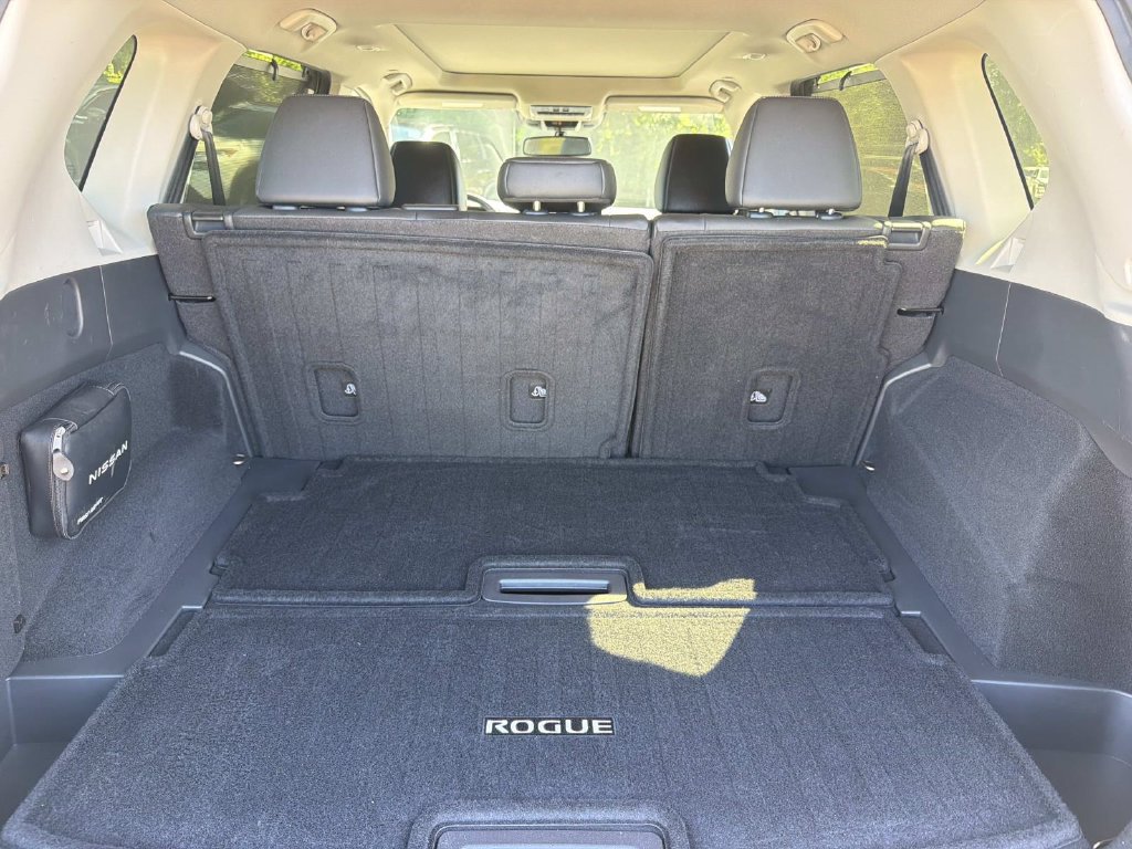 Used 2024 Nissan Rogue SL w/ SL Premium Package FWD image 13