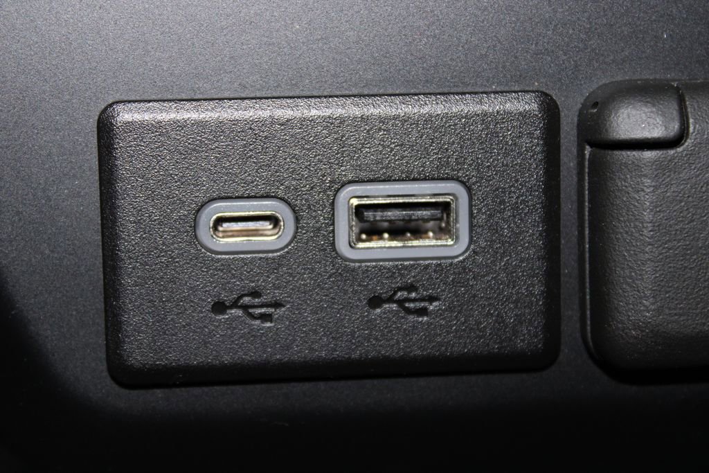 Used 2022 GMC Sierra 2500 AT4 w/ AT4 Preferred Package AWD/4WD image 49