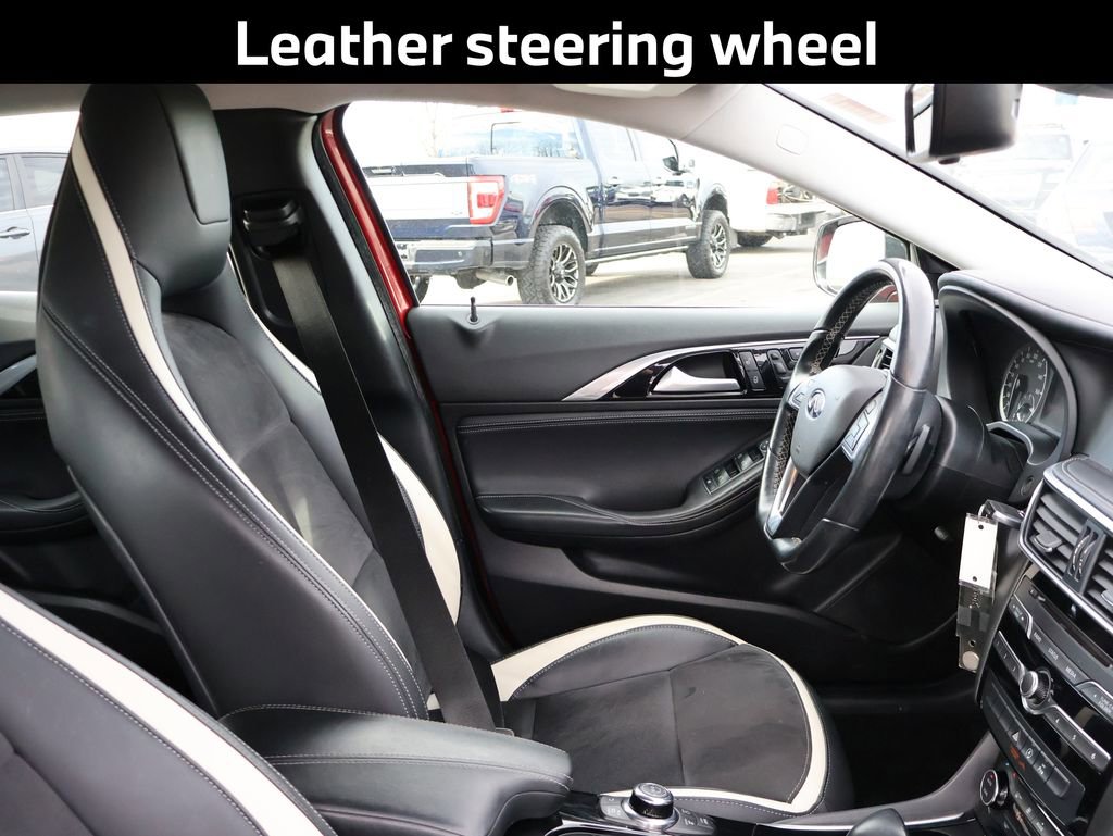 Used 2018 INFINITI QX30 Sport w/ Cargo Package image 10