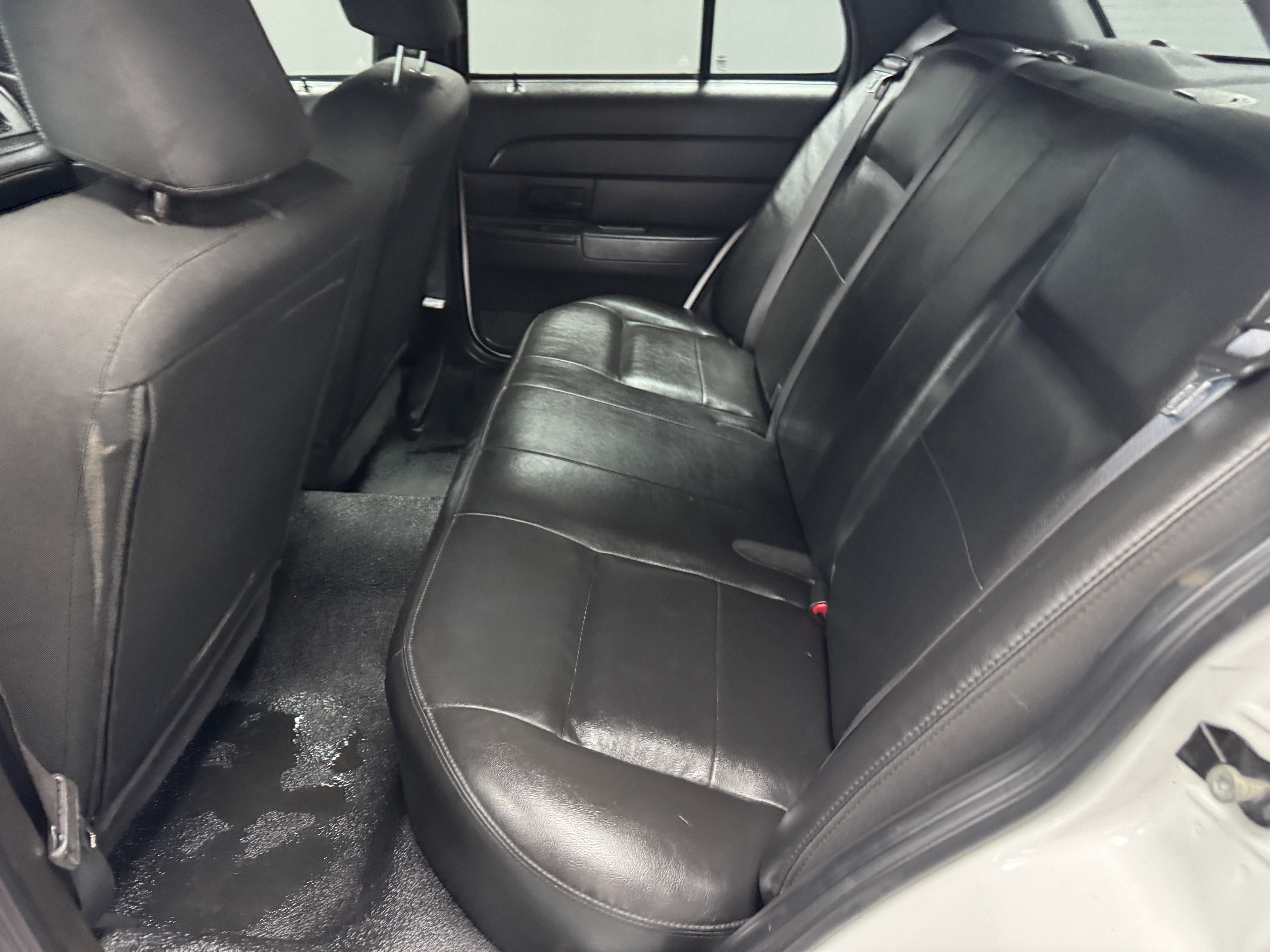 Used 2009 Ford Crown Victoria Police Interceptor RWD image 11