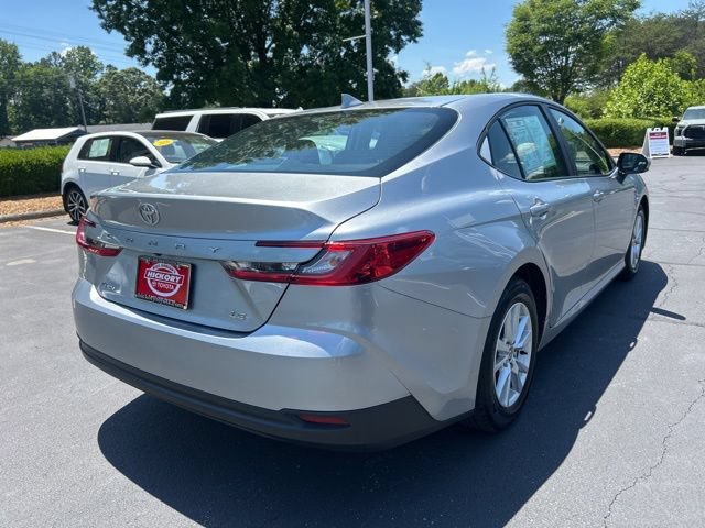 Used 2025 Toyota Camry LE FWD image 7