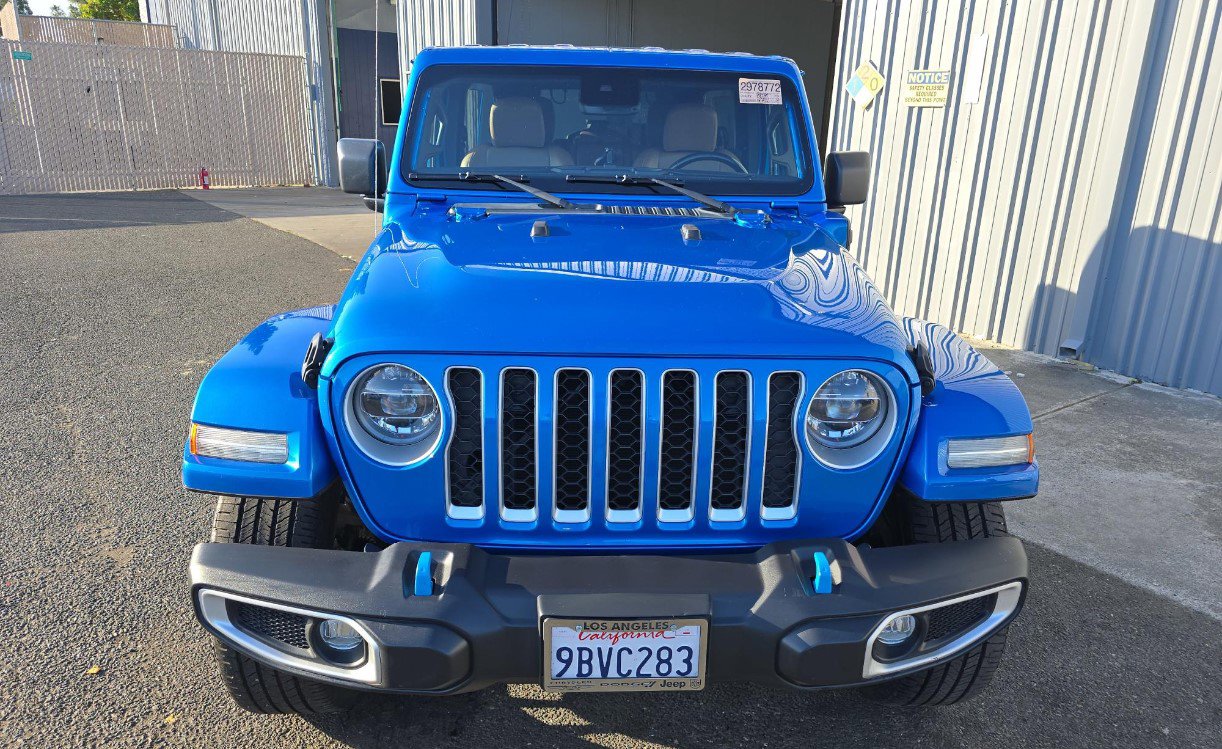 Used 2022 Jeep Wrangler Unlimited Sahara w/ Cold Weather Group AWD/4WD image 3