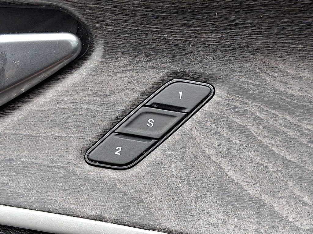 Used 2022 Jeep Grand Cherokee L Limited image 27